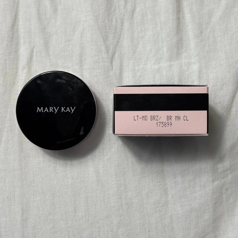 Mary Kay Silky Setting Powder Women's 0.28 oz Light-Medium Bronze BR21 Matte
